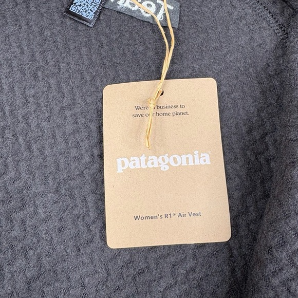 Patagonia Women's R1 Air Vest Sleeveless Lightweight Black 40290 Size XS NWT - Picture 5 of 15